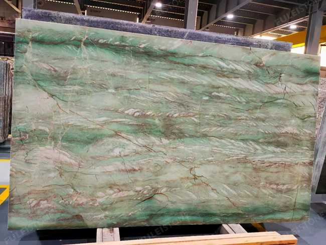 Gaya Green Quartztie Table — product view 2