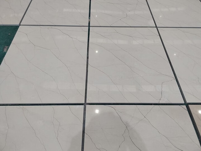 Lago Seco Marble Tiles — product view 2