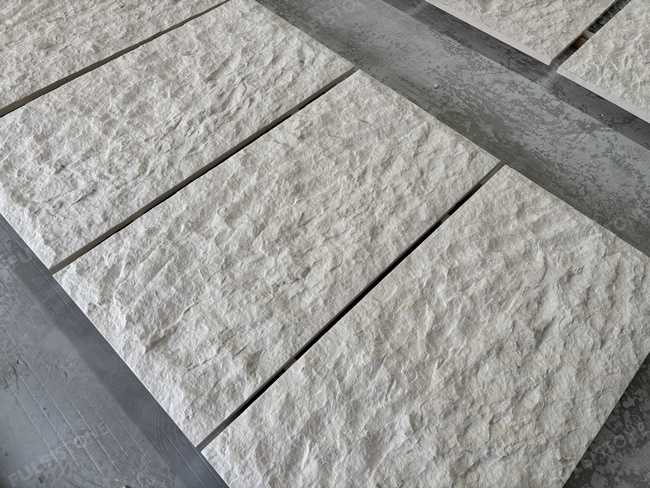 White Limestone Split Face Finish 24“x48” — product view 3